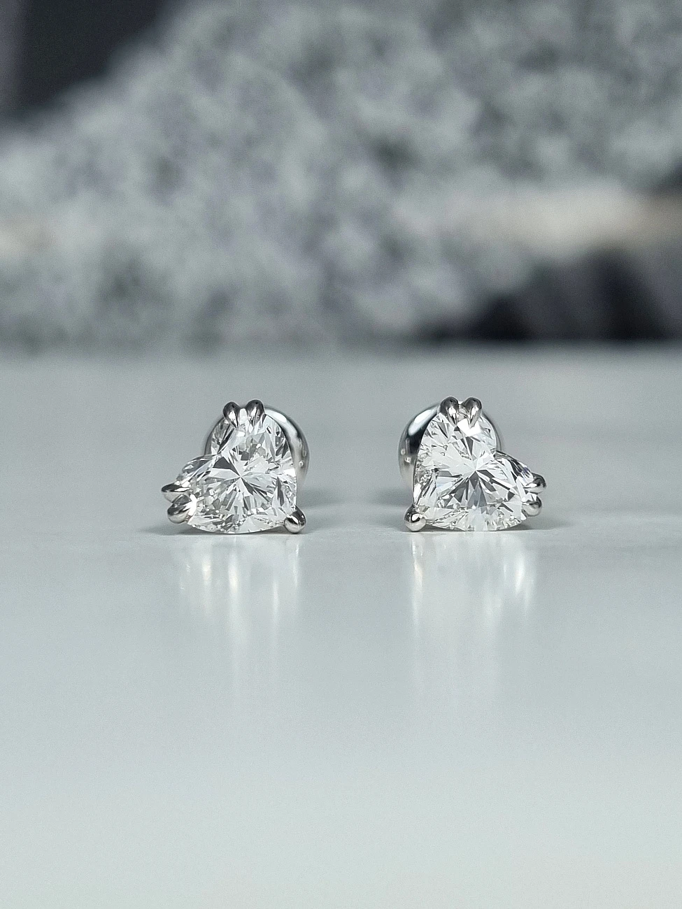 Украшение GIA  Серьги 1,01/1,01 ct. G-H/VVS2-VS1 (Heart Diamonds)   