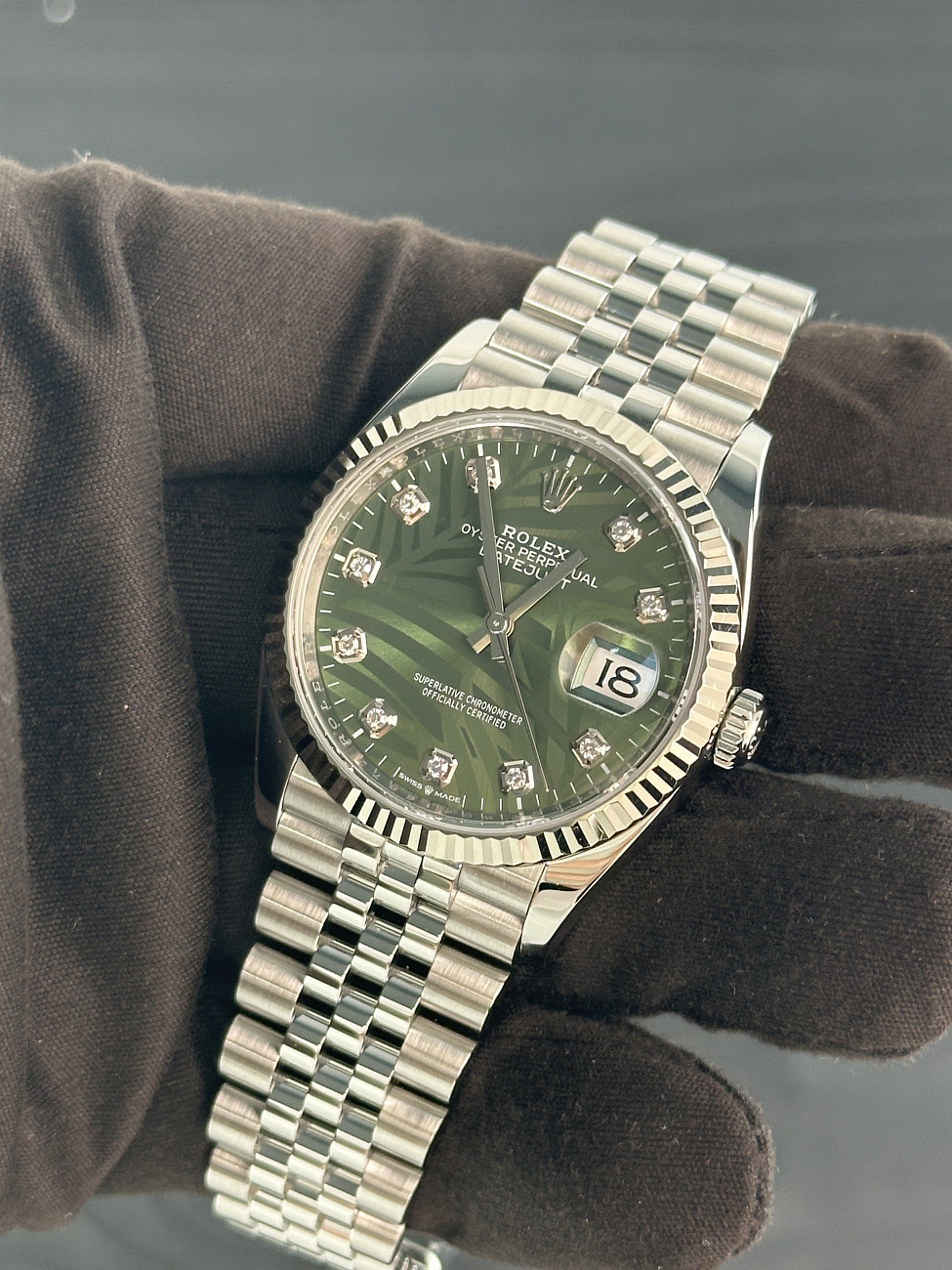 Часы Rolex  Datejust 36 Mm Green Palm Motif Dial With Diamonds  126234