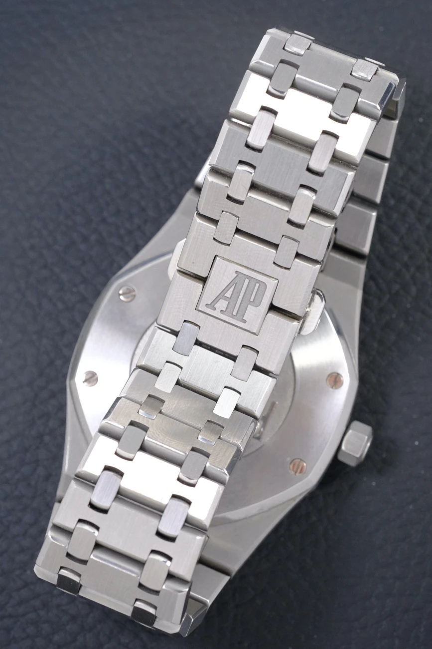 Часы Audemars Piguet  Royal Oak Day Date 39Mm Stainless Steel  26330ST.OO.1220ST.01