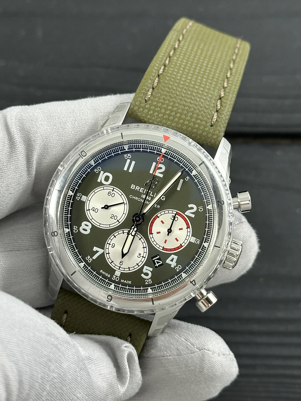Часы Breitling  Aviator 8 B01 Chronograph 43 Curtiss Warhawk  AB01192A1L1X2