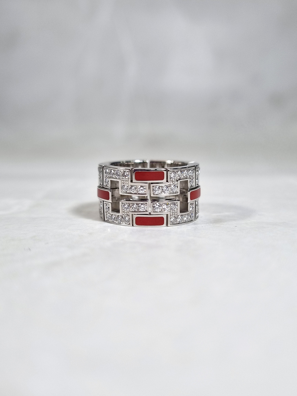 Украшение Cartier  Кольцо Le Baiser Du Dragon Diamond & Red Enamel   