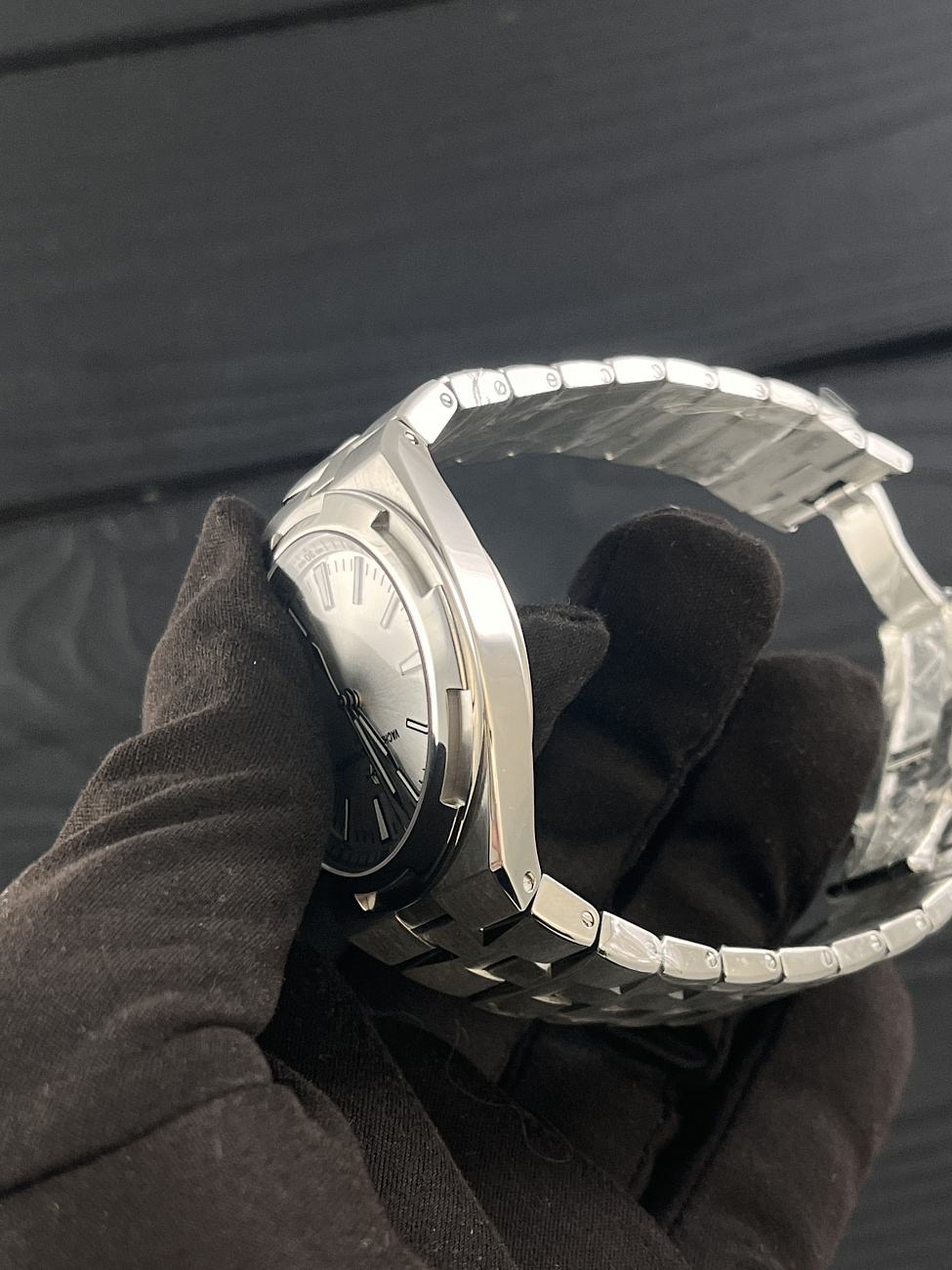 Часы Vacheron Constantin  Overseas Automatic Date 41 Mm  4500V/110A-B126