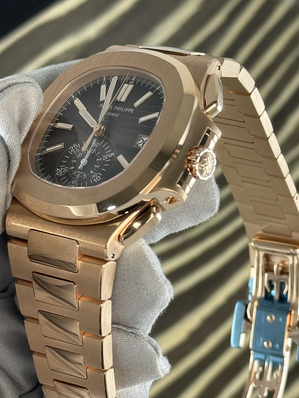 Часы Patek Philippe  Nautilus Chronograph Rose Gold  5980/1R-001
