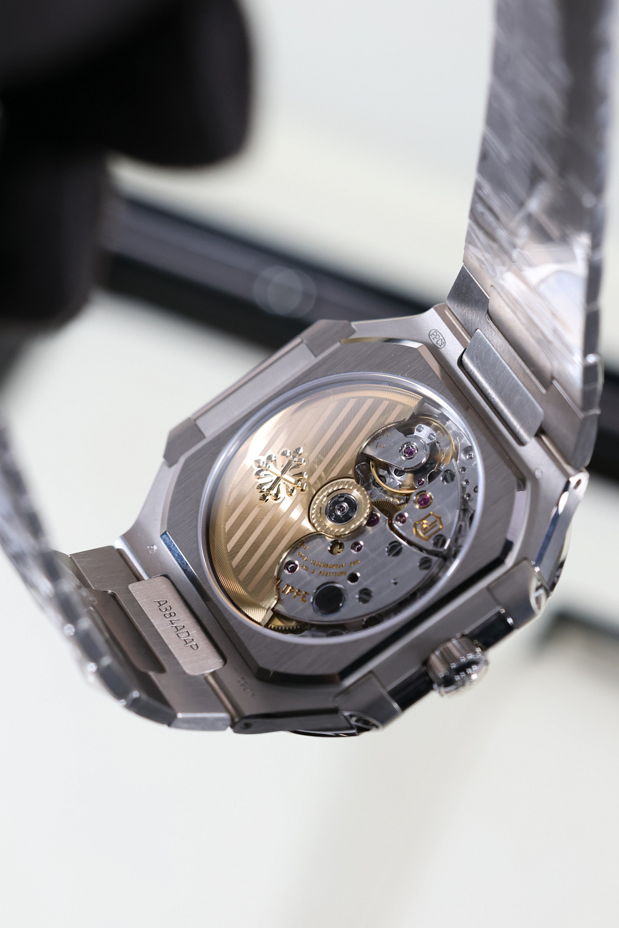 Часы Patek Philippe  Cubitus White Gold  7128/1G-001