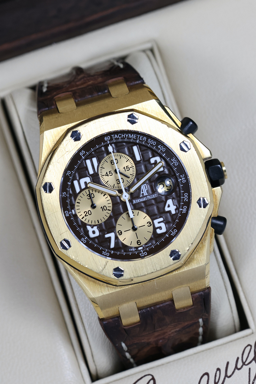 Часы Audemars Piguet  Royal Oak Offshore Arnold Schwarzenegger   26007BA.OO.D088CR.01