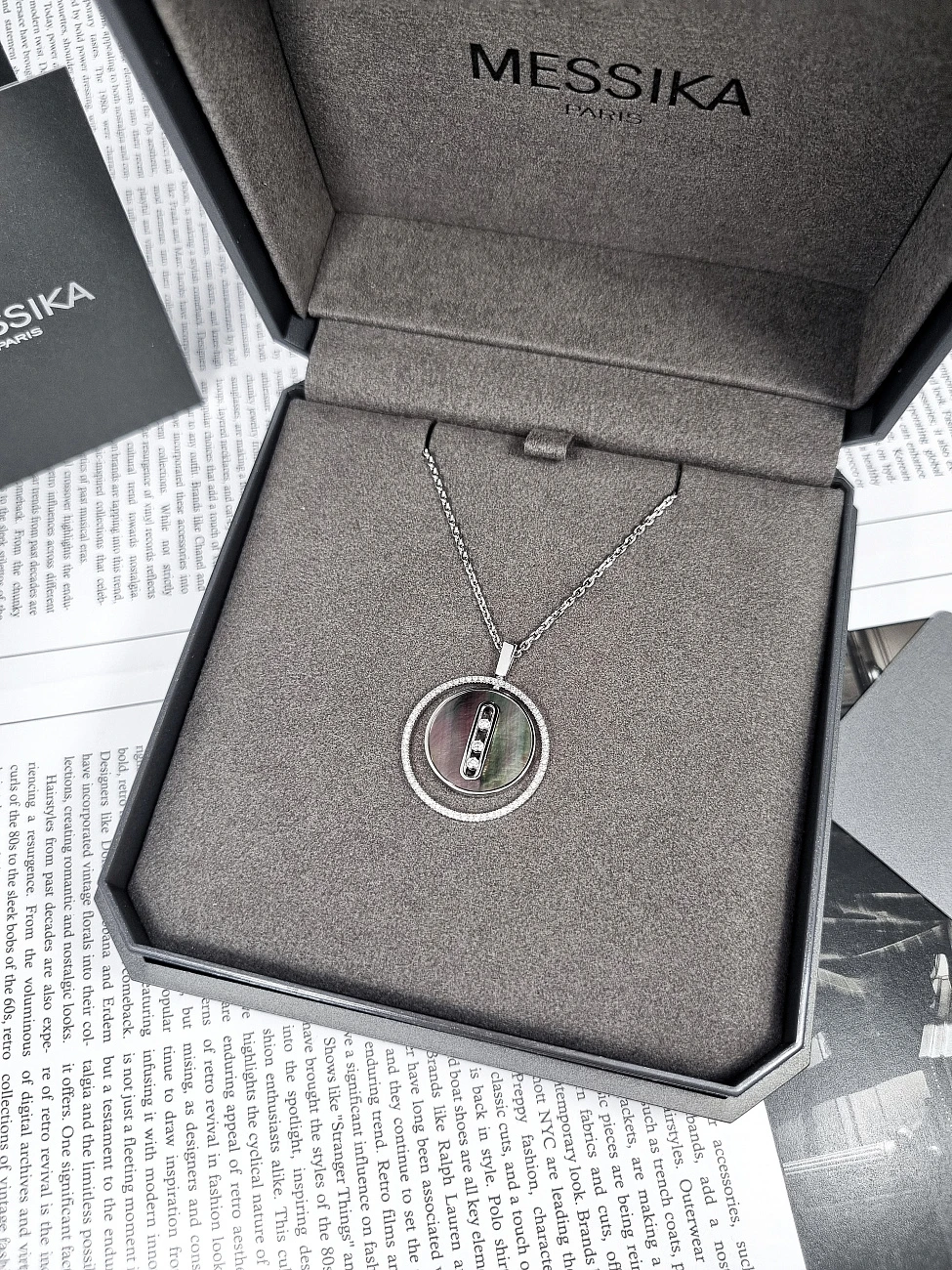Украшение Messika  Grey Mother-Of-Pearl Lucky Move Mm  Lucky Move diamond and grey mother-of-pearl necklace 10837-WG 