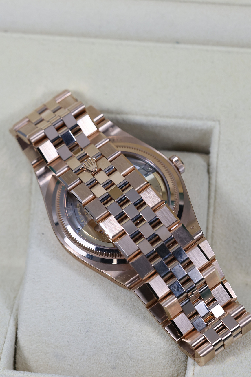 Часы Rolex  Land Dweller Rose Gold 40  127335
