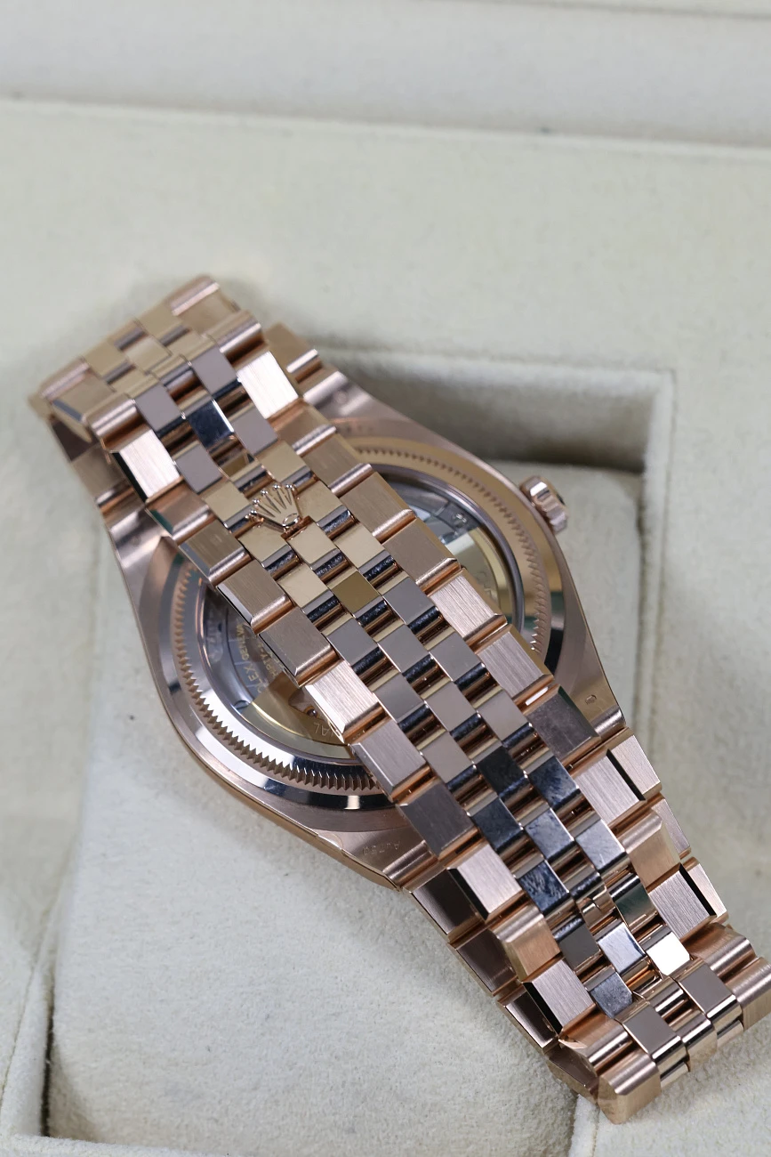 Часы Rolex  Land Dweller Rose Gold 40  127335