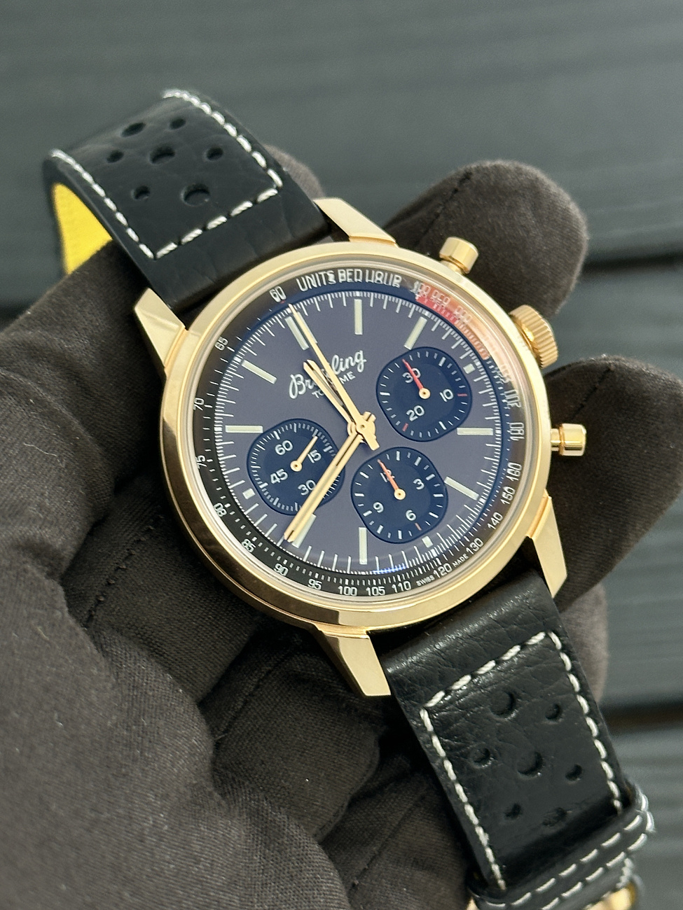 Часы Breitling  Top Time B01 Rose Gold  RB01761A1Q1X1