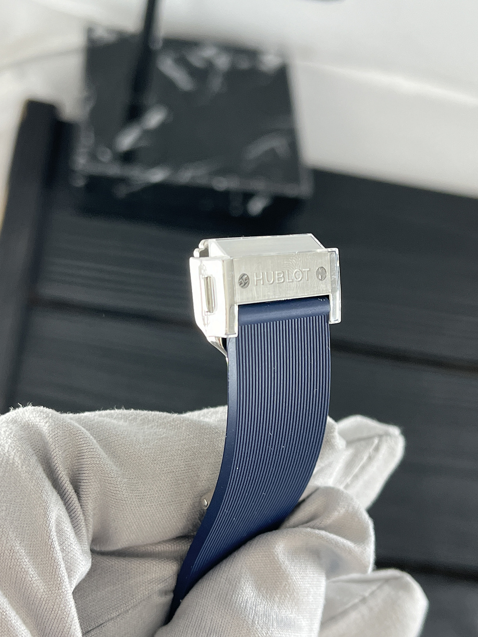 Часы Hublot  Classic Fusion Titanium Diamonds 38 Mm  565.NX.7170.RX.1204