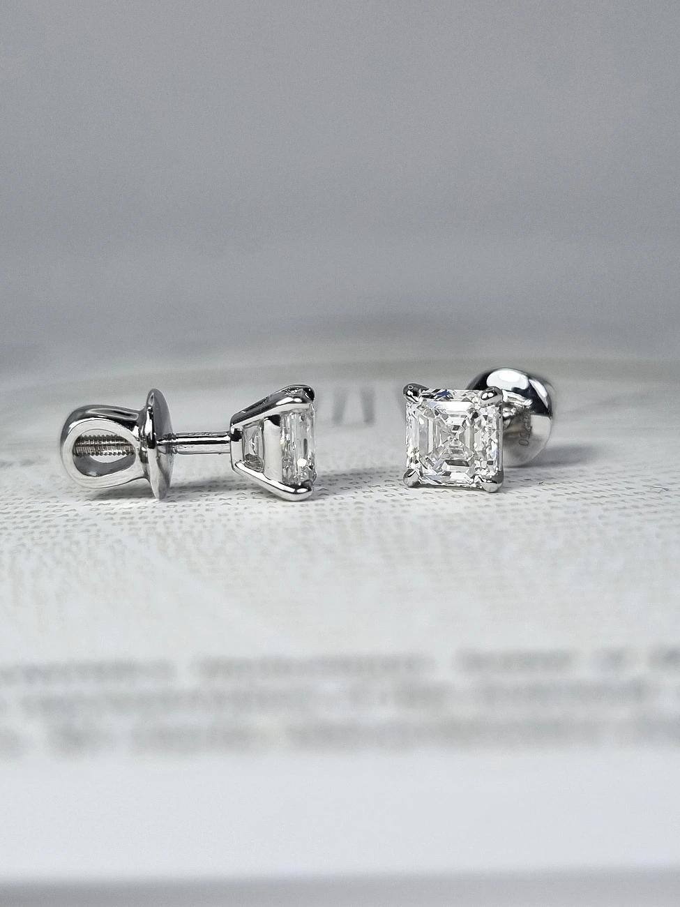 Украшение GIA  Серьги 1,00/1,01 ct. G/VVS2 (Asscher Cut)   