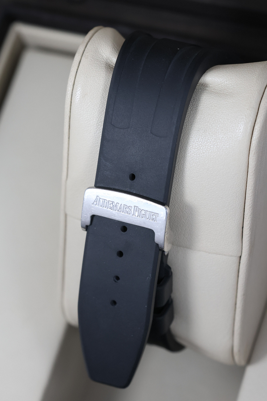 Часы Audemars Piguet  Audemars Piguet Royal Oak Offshore Rubber Clad  25940SK.OO.D002CA.02