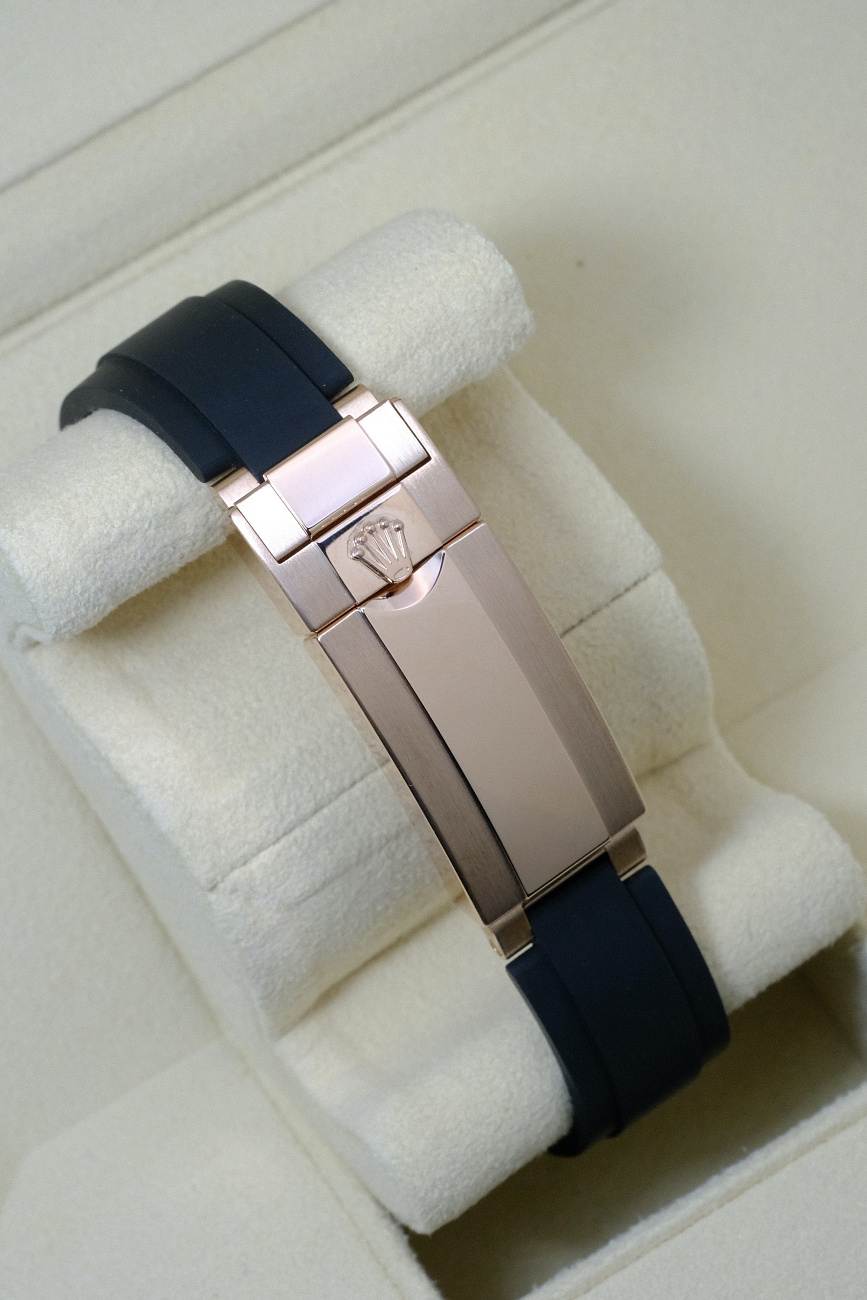 Часы Rolex  Cosmograph Daytona Rose Gold Oysterflex  126515LN