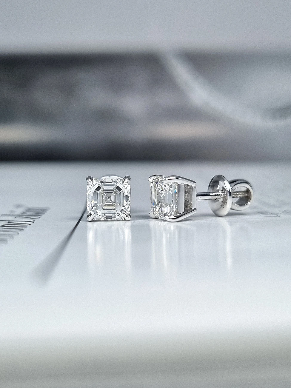 Украшение GIA  Серьги с бриллиантами 0,77/0,77 ct. F/VS1 "Lucky Number"   