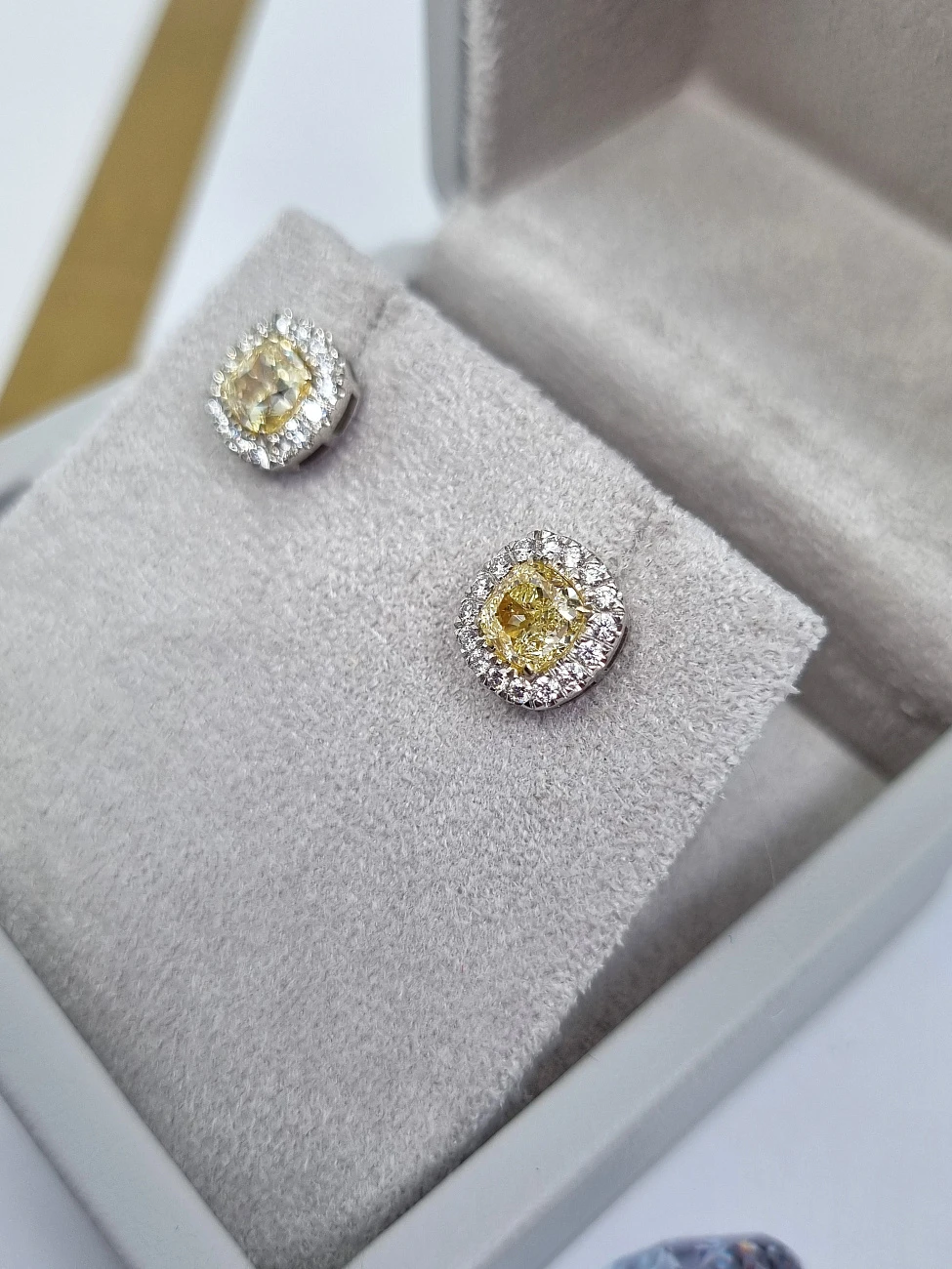 Украшение GIA  Серьги 1,00/1,02 Ct. W To X   