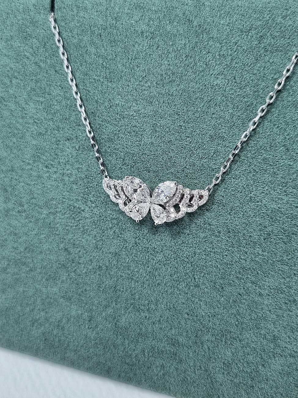 Украшение Graff  Butterfly Diamond Pendant  RGP852 