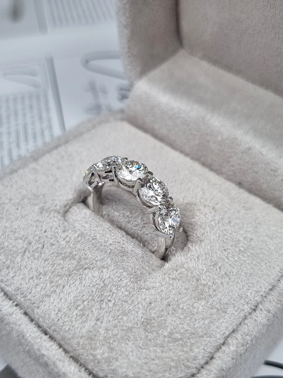 Украшение GIA  Кольцо с бриллиантами 3,5 ct. H/VS1 (3 excellent)   