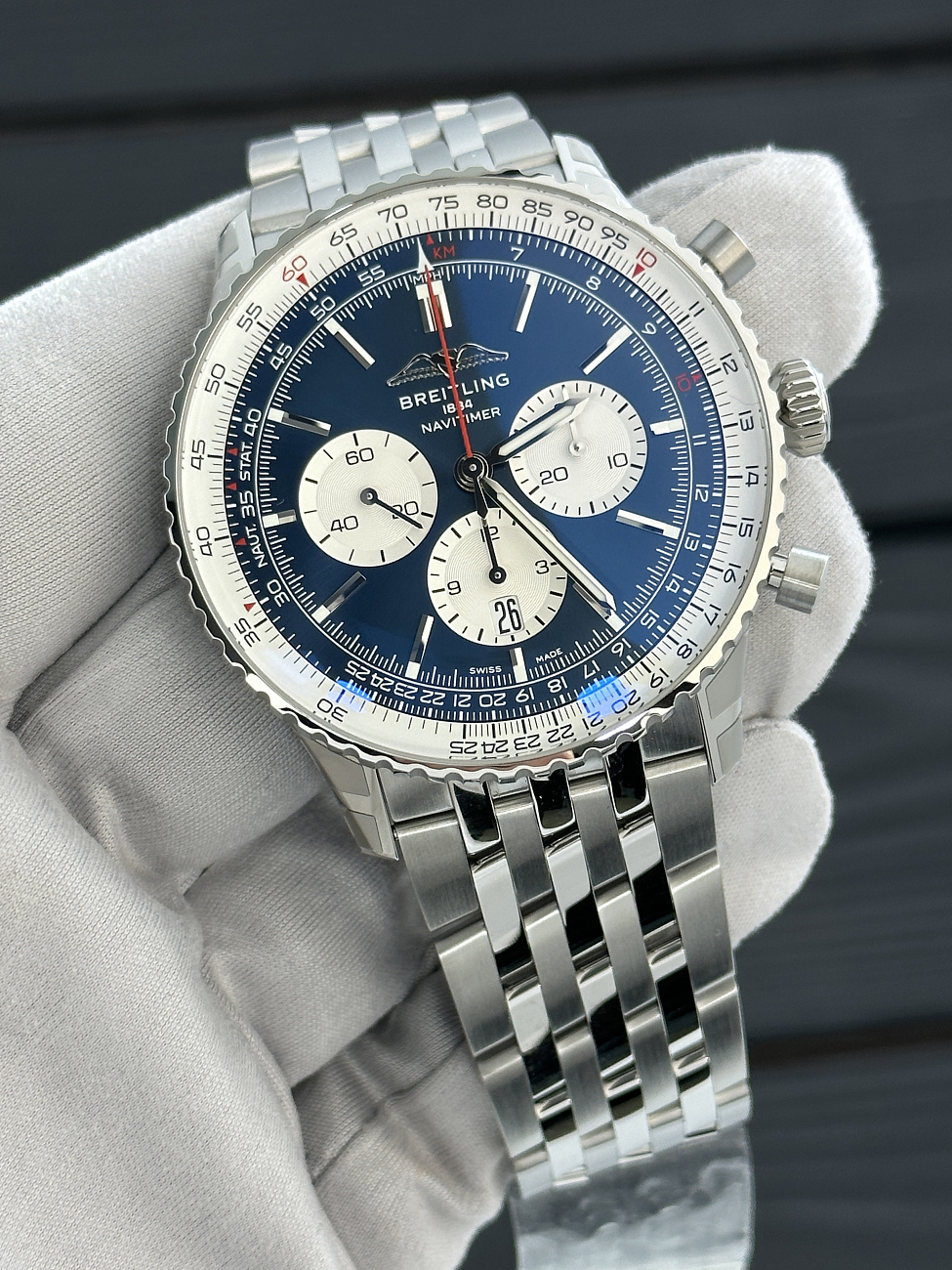 Часы Breitling  Navitimer B01 Chronograph 46  AB0137211C1A1