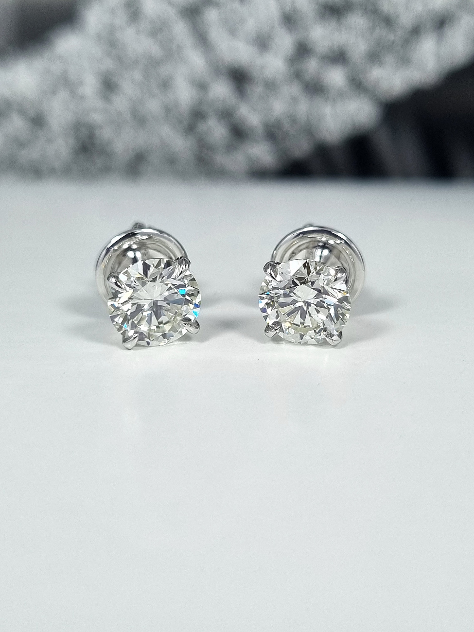 Украшение NO NAME  Серьги 1,70/1,70 Ct. J/Vs2 (3 Excellent)   