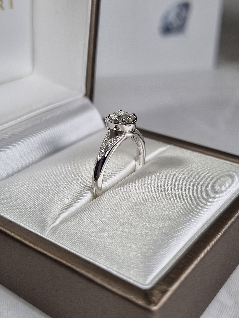 Украшение Bvlgari  Incontro D’amore Ring 0,50 Ct. F/Vs1  352259 
