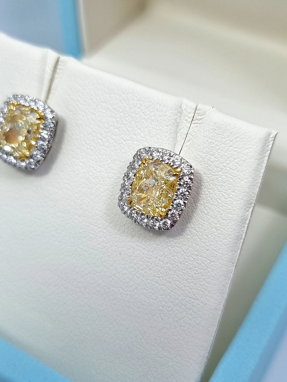 Украшение GIA  Серьги 1,50/1,55 Ct. W To X/Vs1   