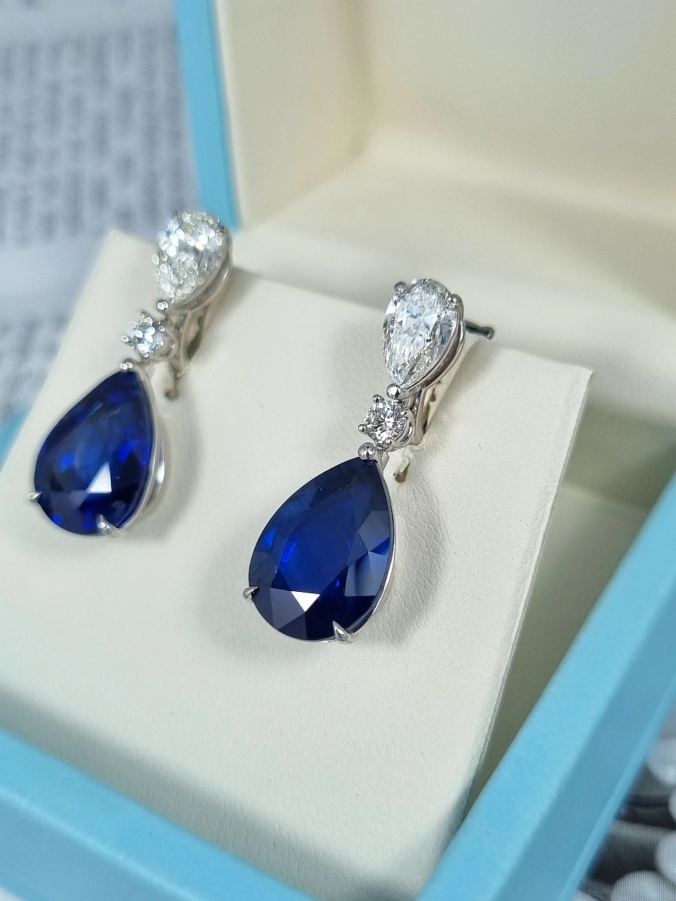 Украшение GRS GemResearch Swisslab  Серьги с сапфирами 7,76/8,12 ct.   