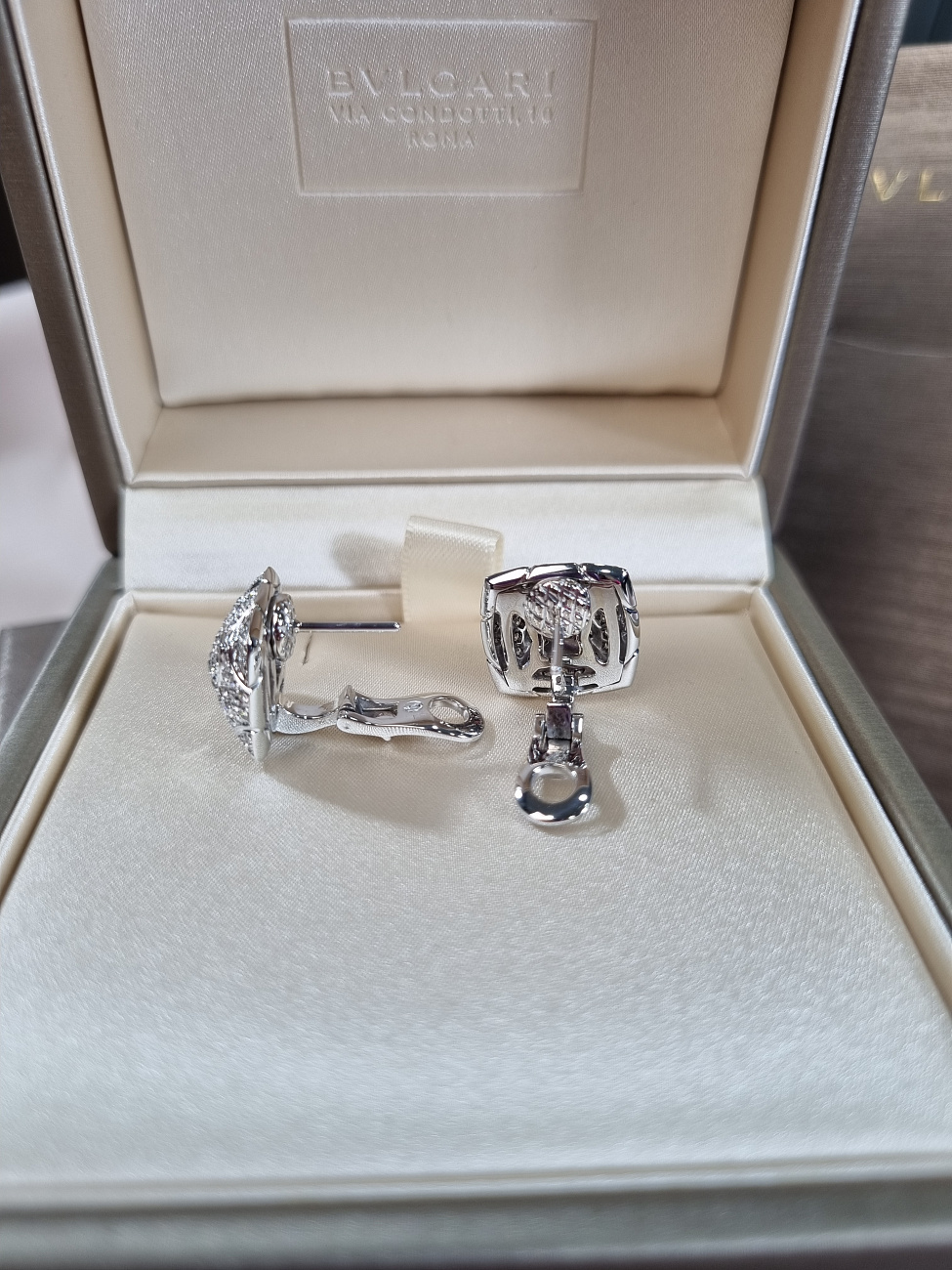 Украшение Bvlgari  Pyramid Earrings With Diamonds   