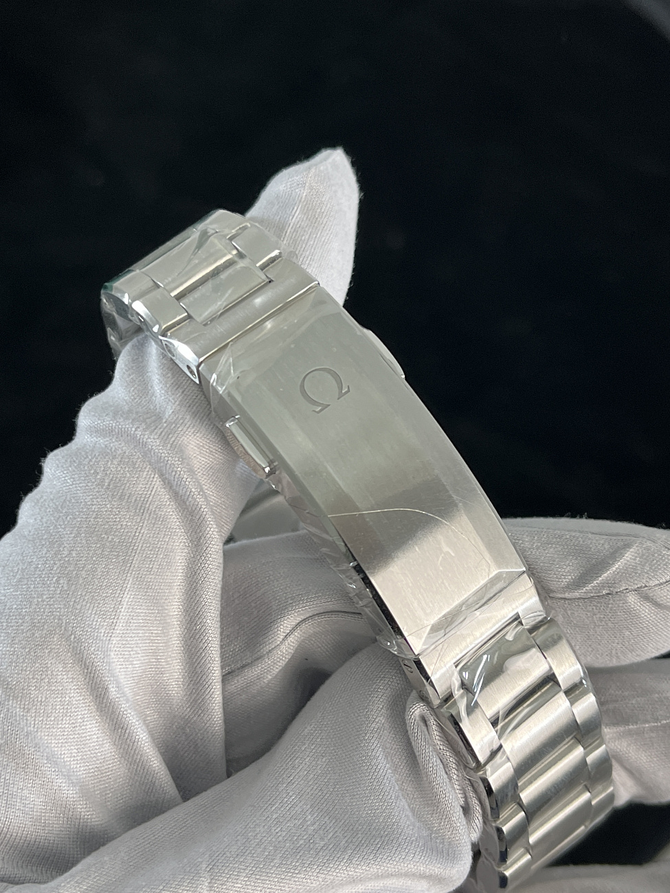 Часы Omega  Planet Ocean 6000M Co‑Axial Master Chronometer 45.5 Mm  215.30.46.21.06.001