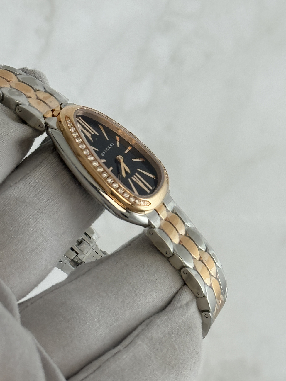 Часы Bvlgari  Serpenti Seduttori Black Dial Diamond Stainless Steel And 18Kt Rose Gold  103450