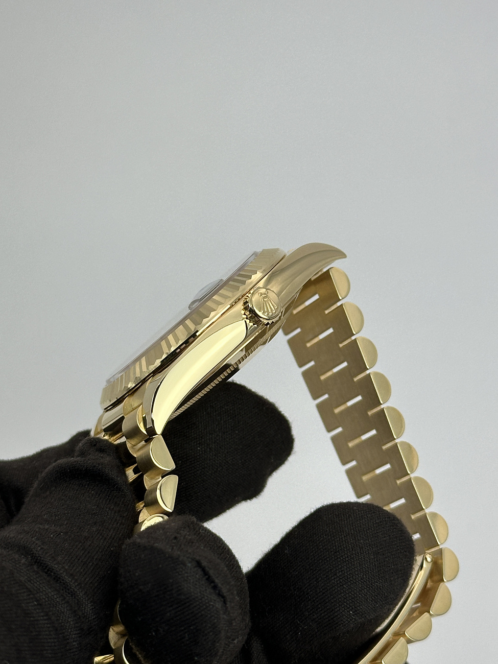 Часы Rolex  Day Date Yellow Gold Diamonds  228238-0004