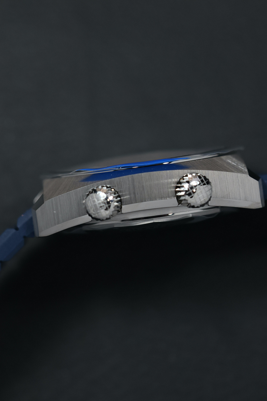 Часы Girard-Perregaux   DEEP DIVER  39500-21-3266-6CX