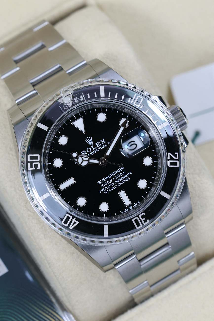 Часы Rolex  Oyster Perpetual Submariner Date  126610LN