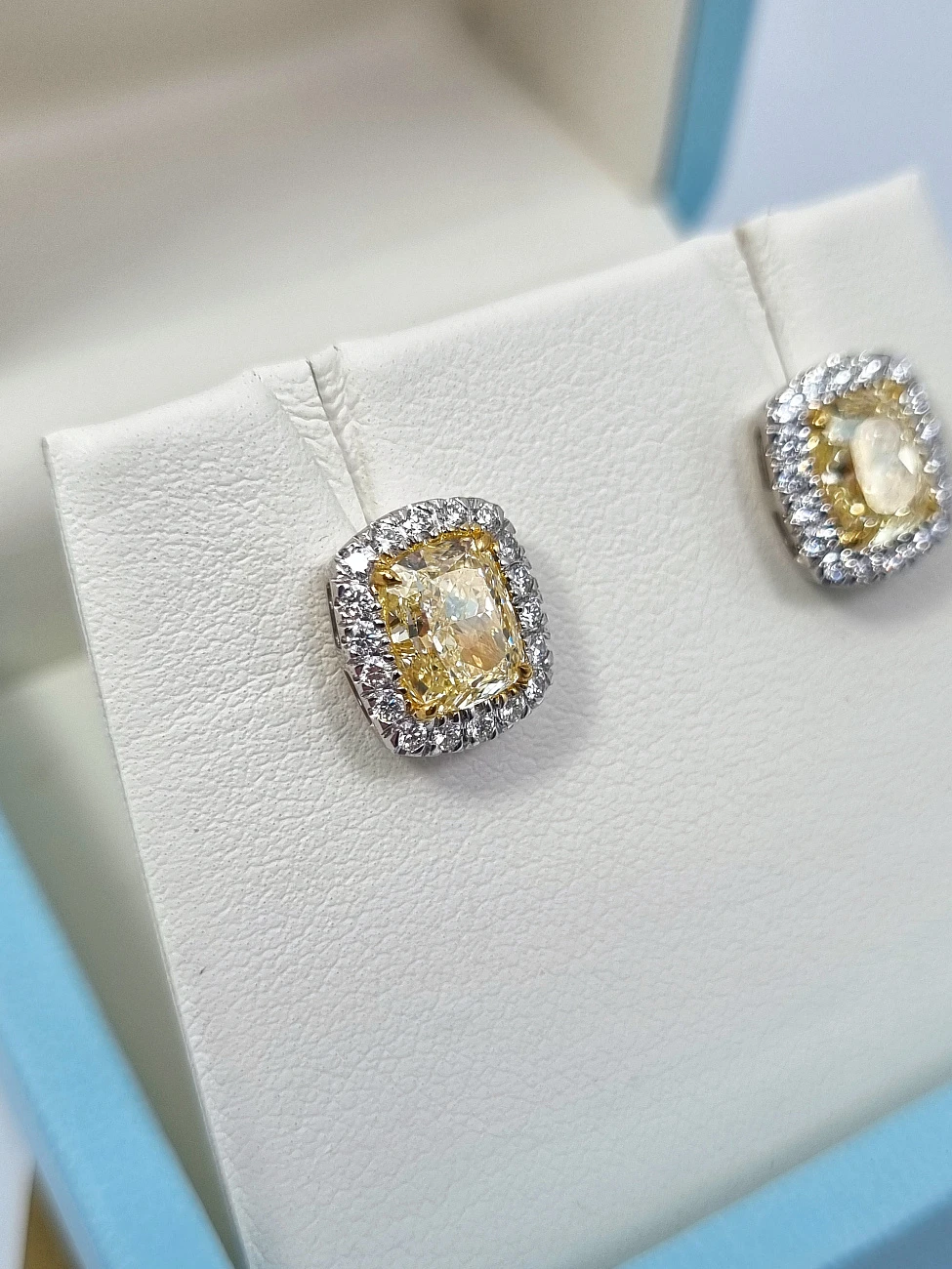 Украшение GIA  Серьги 1,50/1,55 Ct. W To X/Vs1   