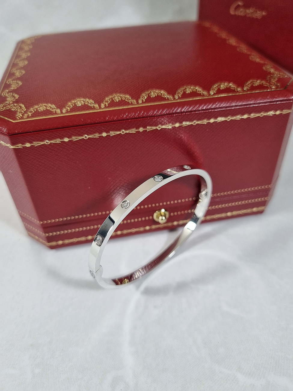 Украшение Cartier  Браслет Love, Small Model, 10 Diamonds  B6048017 