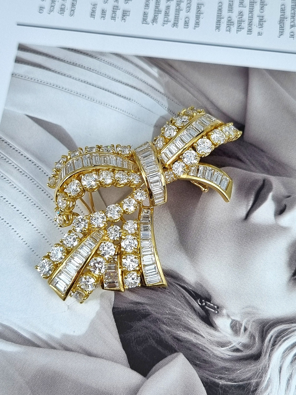 Украшение No Name  Брошь с бриллиантами 11,06 ct.   