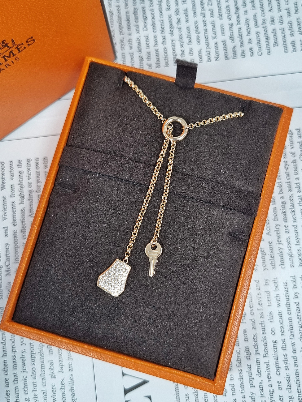 Украшение Hermès  Kelly Clochette necklace, small model  H220260B 00 