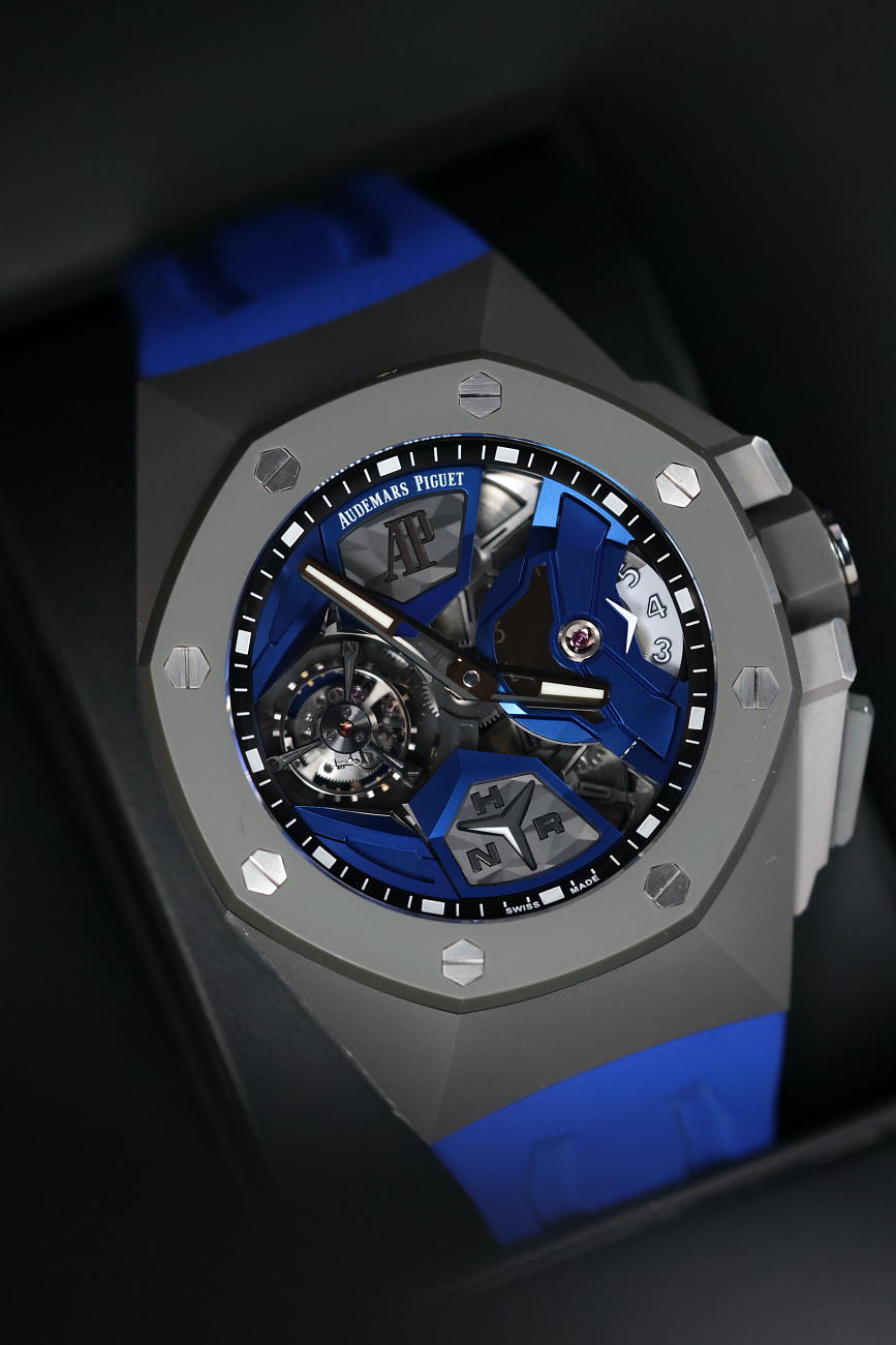 Часы Audemars Piguet  Royal Oak Concept Flying Tourbillon GMT BLUE  26589IO.OO.D030CA.01