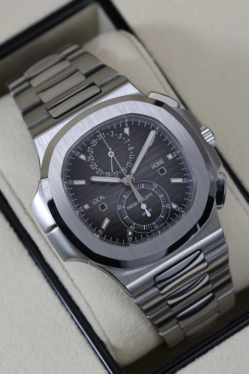Часы Patek Philippe  Nautilus Travel Time Chronograph  5990/1A-001