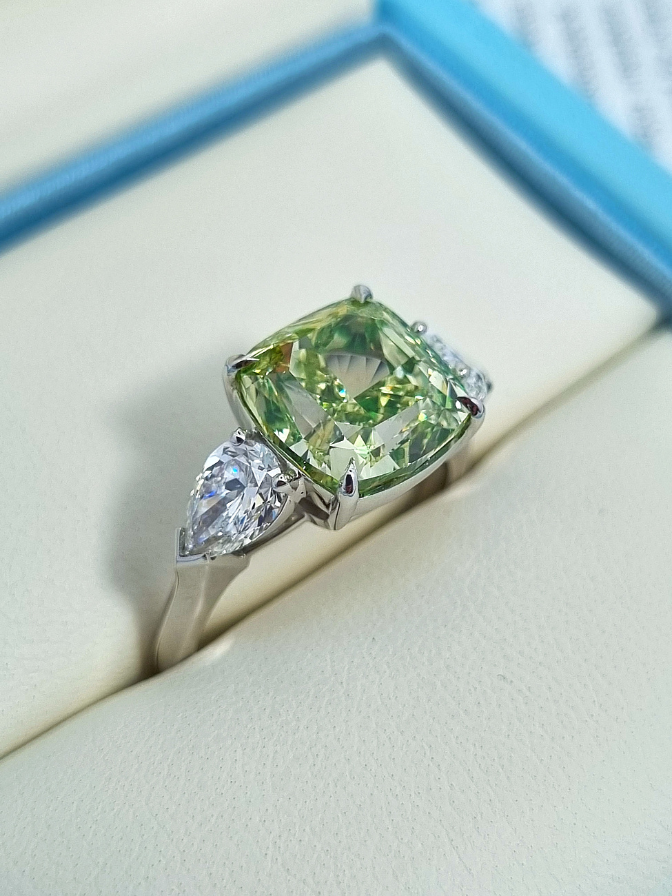 Украшение NO NAME  Кольцо С Бриллиантом 5,04 Ct. Fgy/Si1   