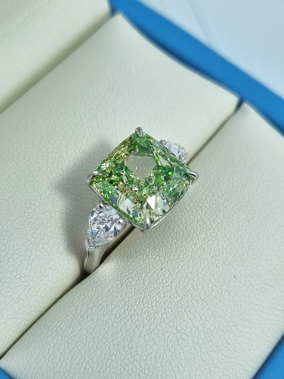 Украшение NO NAME  Кольцо С Бриллиантом 7,52 Ct. Fbgy/Vs2   