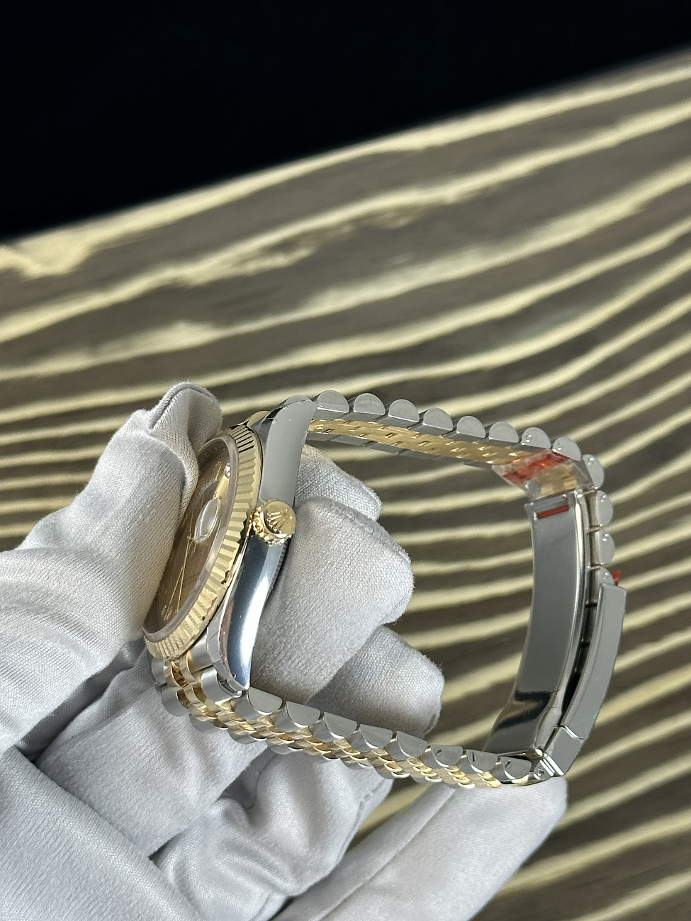 Часы Rolex  Datejust Champagne Diamond Dial 2023  126233-0017