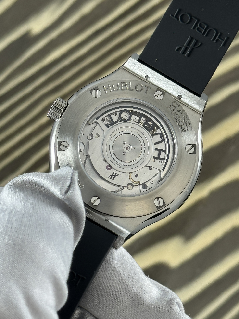 Часы Hublot  Classic Fusion Titanium Diamonds 38 Mm  565.nx.1470.rx.1204