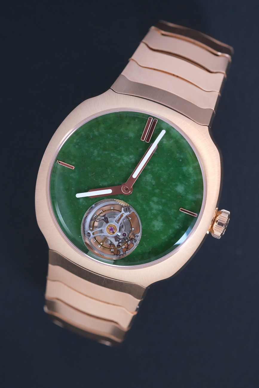 Часы H. Moser & Cie  Streamliner Tourbillon Wyoming Jade  6804-0406