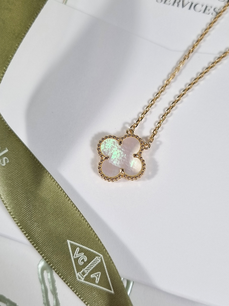 Украшение Van Cleef & Arpels  Vintage Alhambra Pendant  VCARA45900 