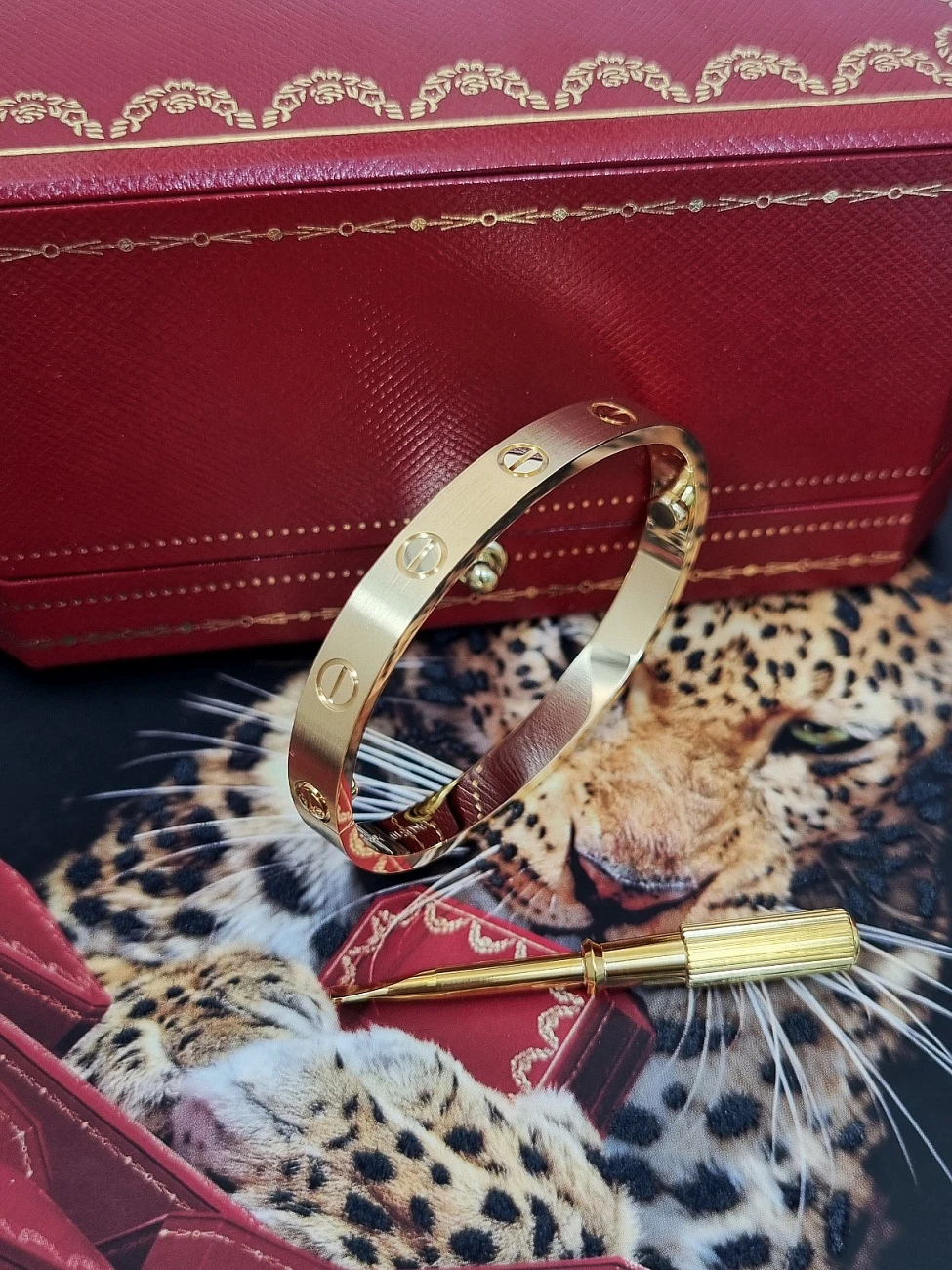 Украшение Cartier  Love Bracelet, Classic Model, Brushed Yg  B6077017 