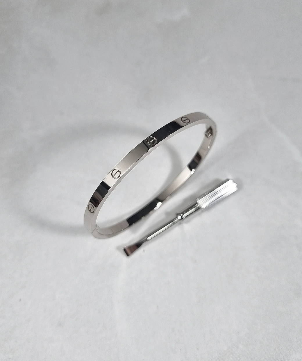 Украшение Cartier  Love Bracelet, Small Model  B6047417 