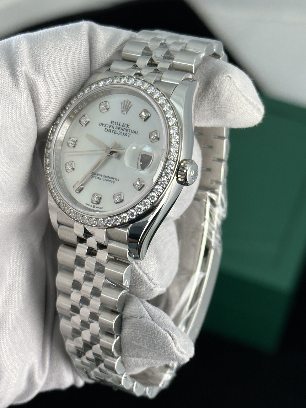 Часы Rolex  Datejust 126284Rbr White Mop Diamond Jubilee 36Mm Stainless Steel  126284RBR