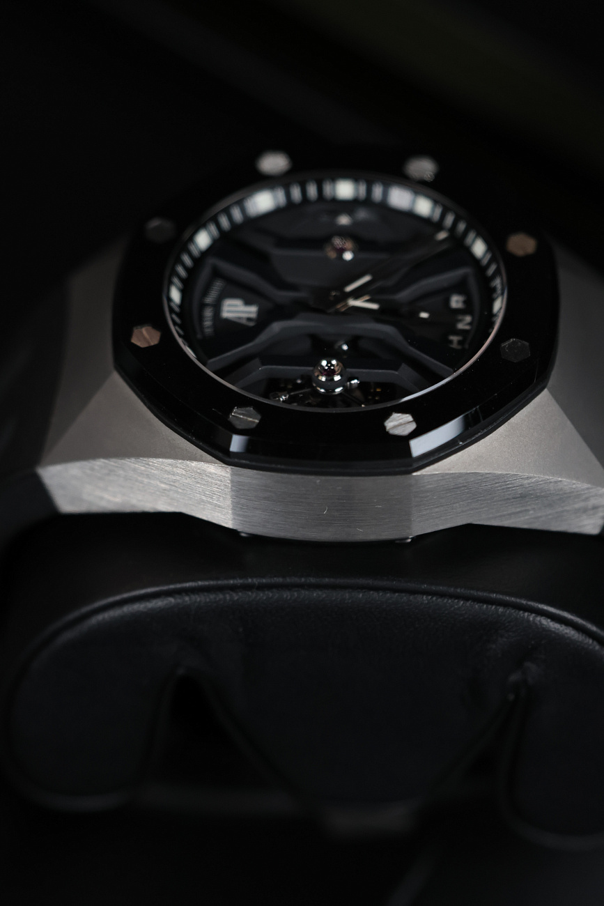 Часы Audemars Piguet  Royal Oak Concept Gmt Tourbillon 44 Mm  26560IO.OO.D002CA.01