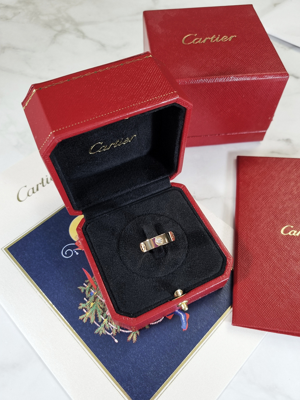 Украшение Cartier  Love Ring, 3 Diamonds  B4087500 