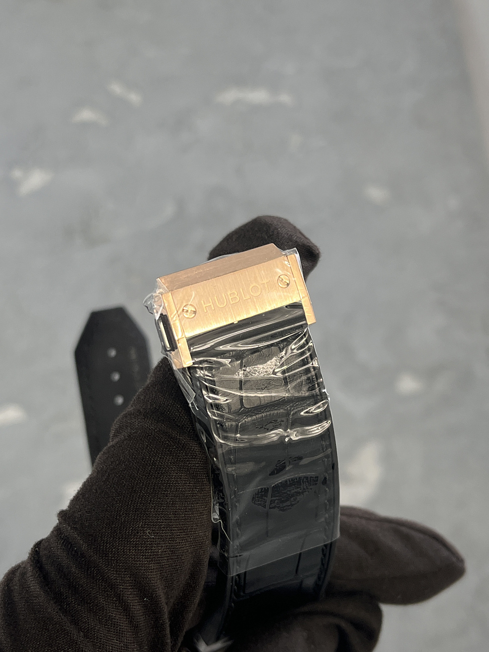 Часы Hublot  Classic Fusion Chronograph King Gold Opalin 42Mm  541.OX.2610.LR